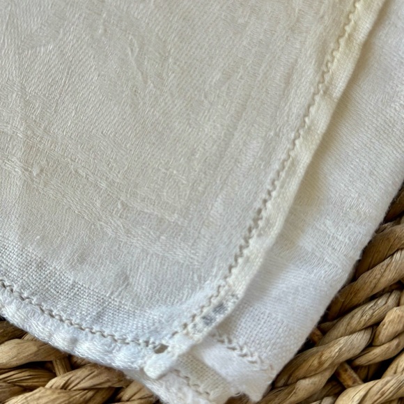 Hand Embroidered Vintage Linen Damask Towel - Picture 5 of 6